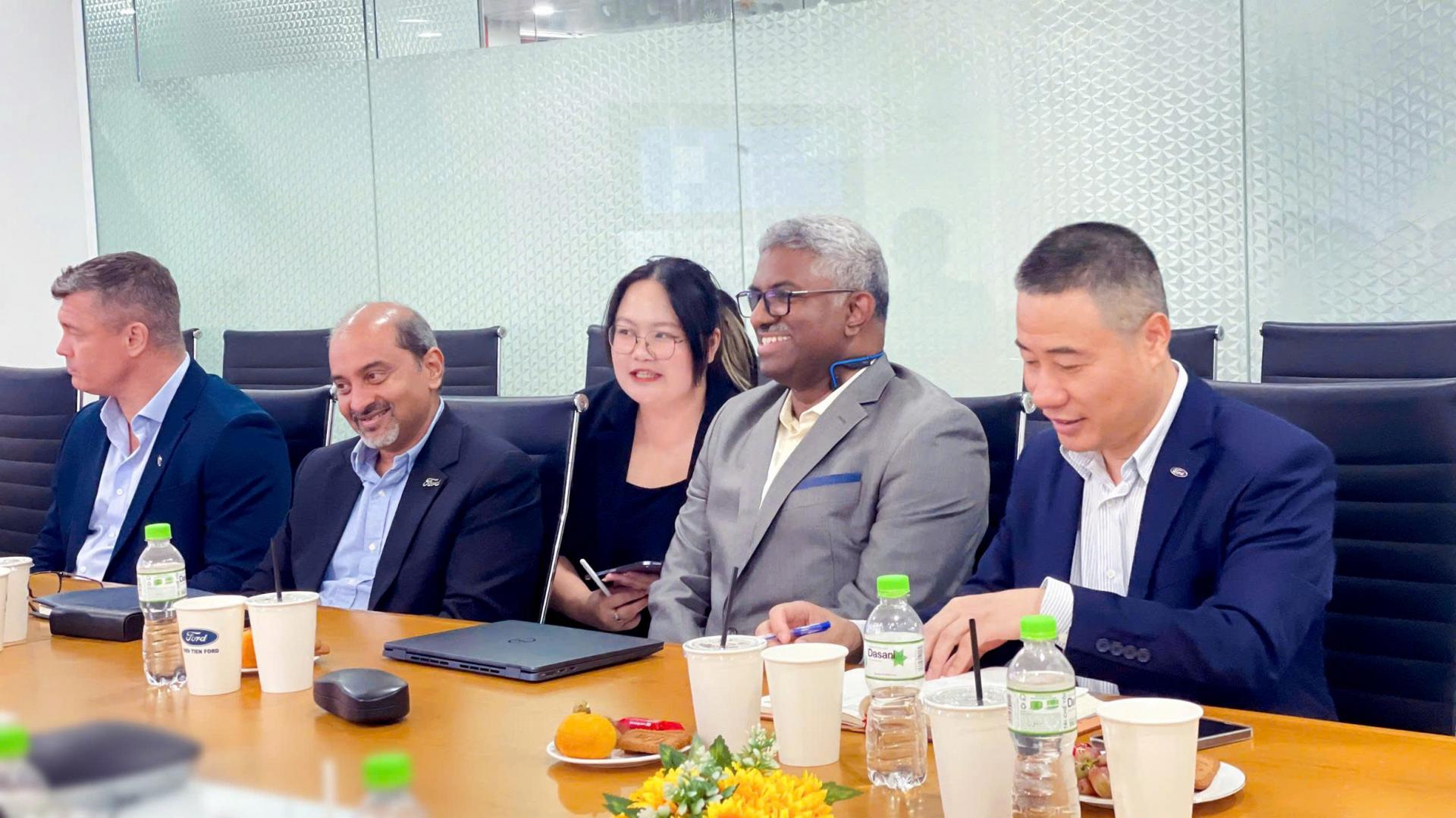 đón tiếp Ngài Ruchik Shah 3