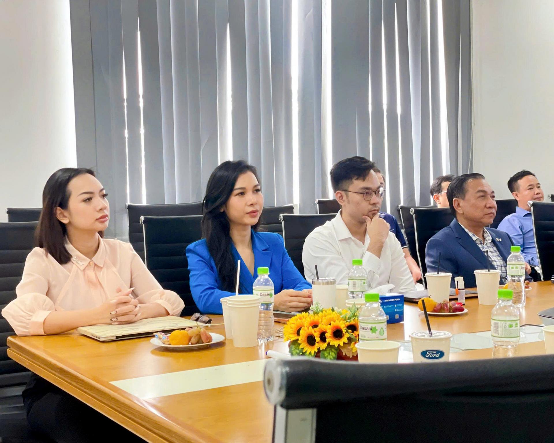 đón tiếp Ngài Ruchik Shah 4