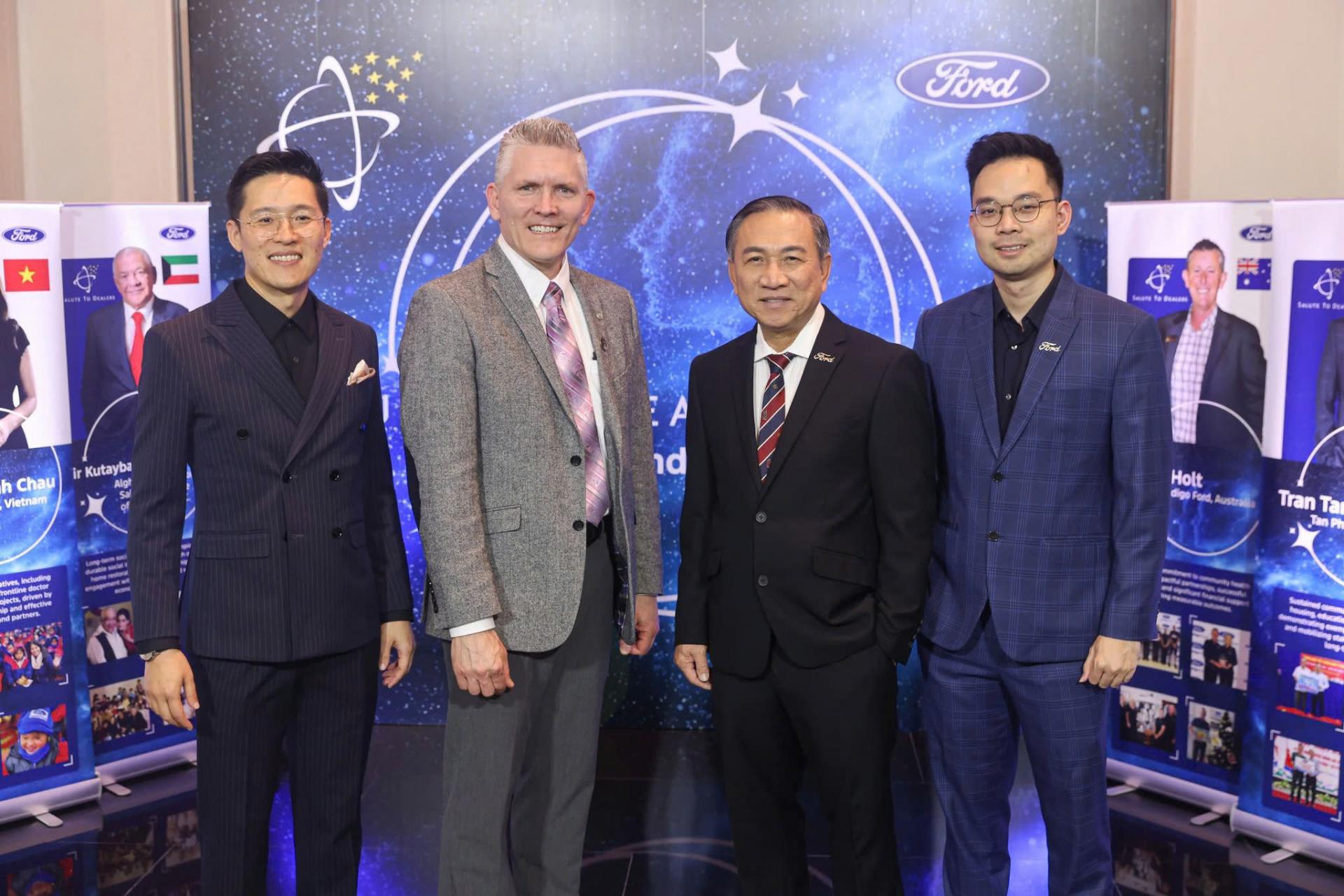 GIẢI THƯỞNG CAO QUÝ SALUTE TO DEALERS 04