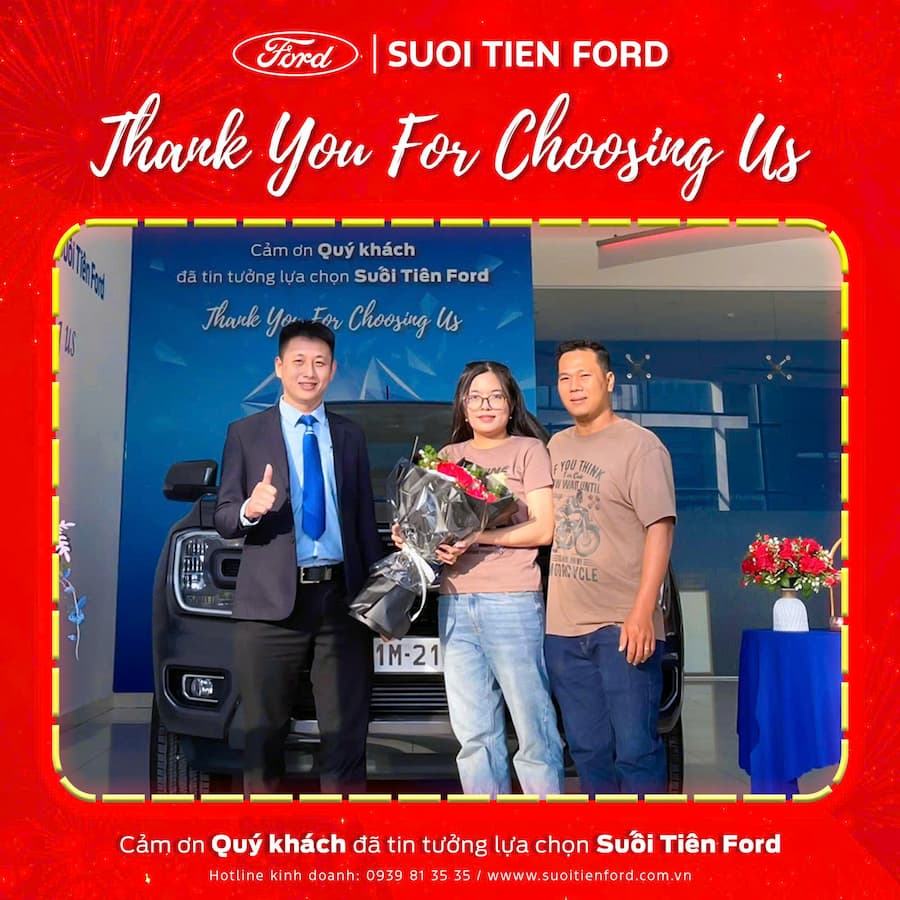 QUÝ KHÁCH HÀNG NHẬN XE MỚI 04