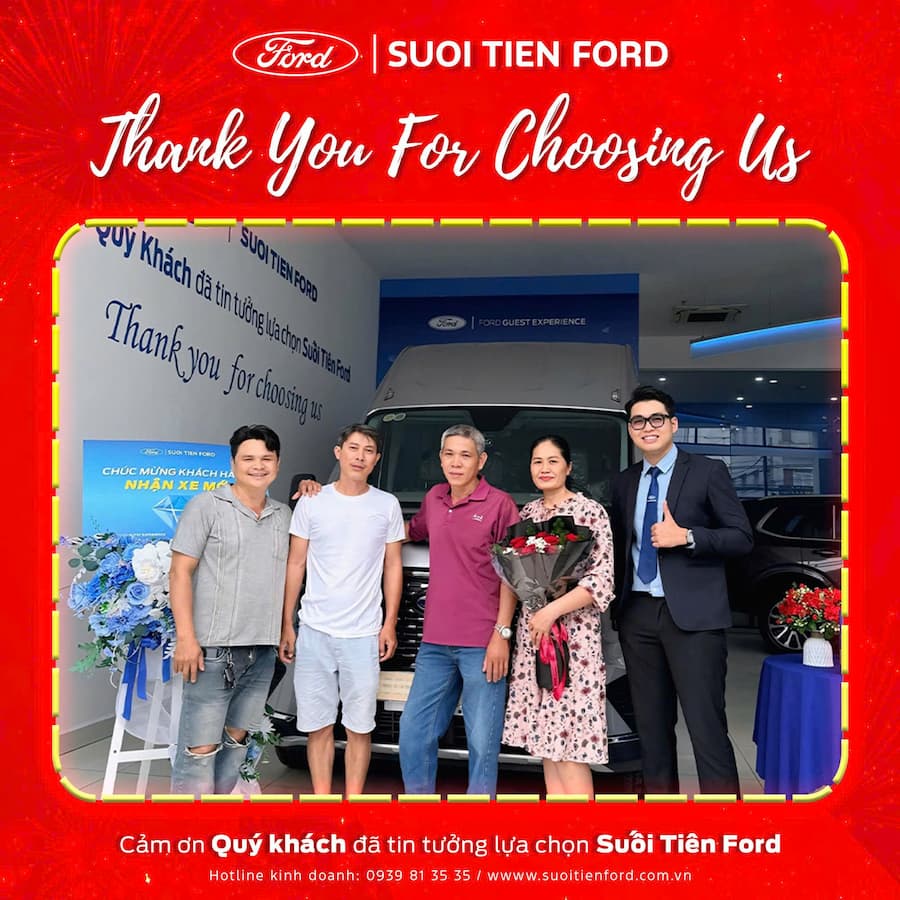 QUÝ KHÁCH HÀNG NHẬN XE MỚI 08
