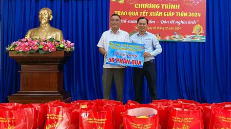 Tết đến, xuân về - Chia sẻ yêu thương